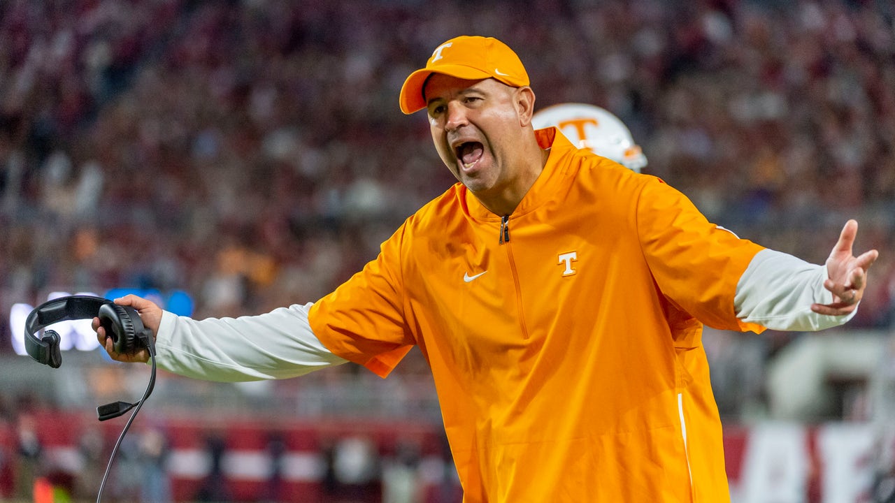 Vols' QB uncertainty adds intrigue to South Carolina matchup